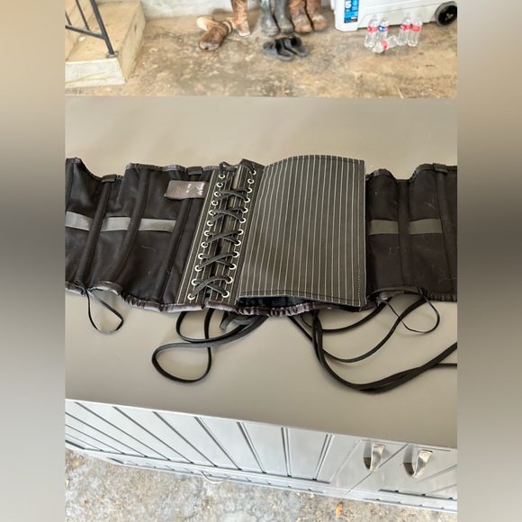 Vintage goth corset - Picture 2 of 8